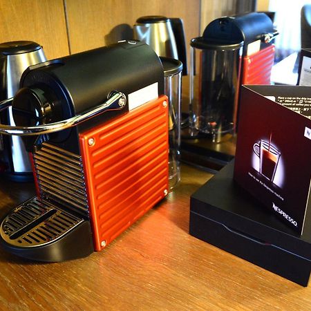 Palais De Chine Hotel Tajpej Zewnętrze zdjęcie A Nespresso machine